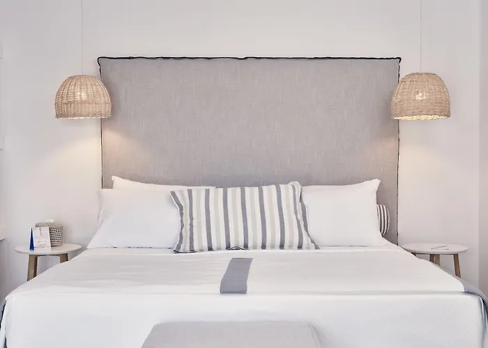 Archipelagos - Small Luxury Of The World Καλό Λιβάδι